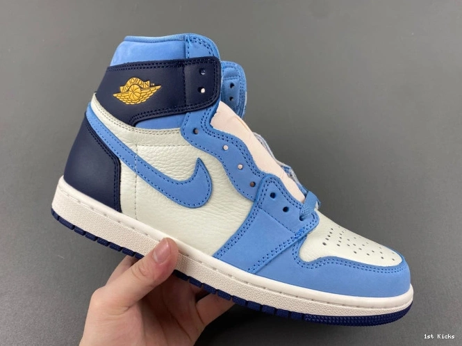 1st Kicks Shoes 1 Flight WMNS FD2596-400 First Jordan High OG Air in 0701